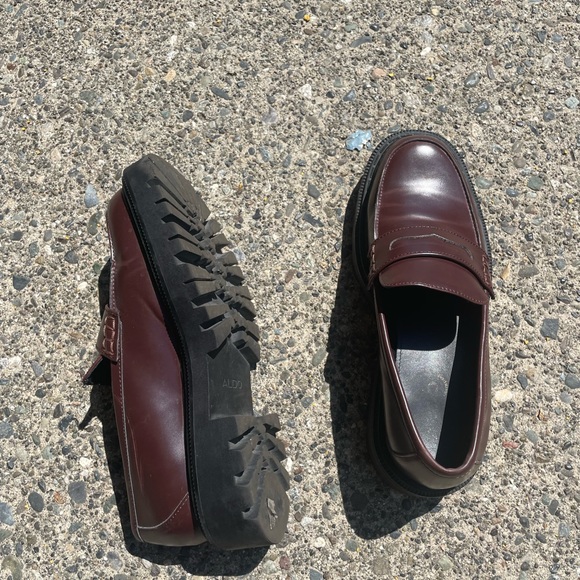 Brown and black loafers - Picture 2 of 2